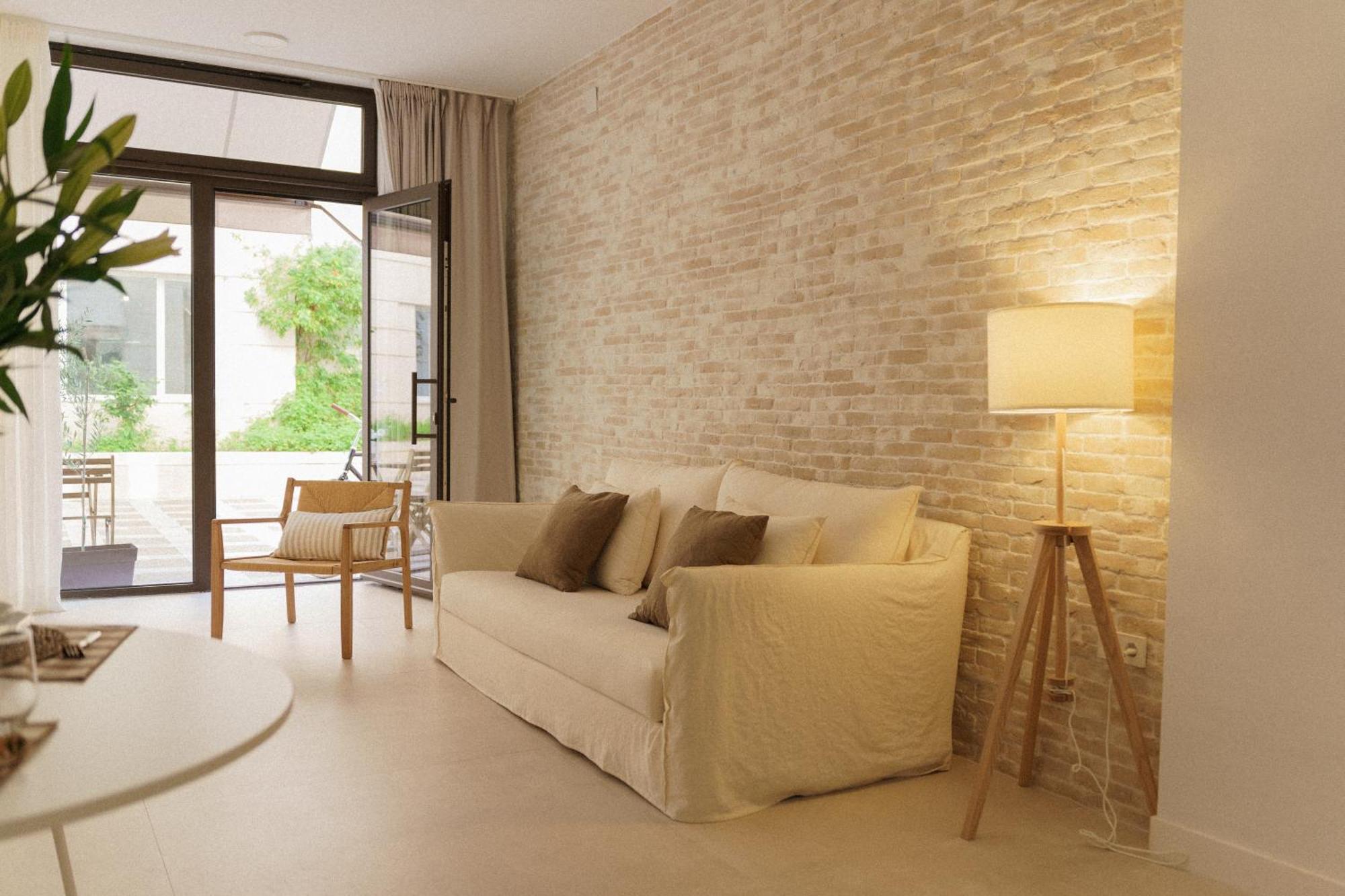 Luca Oliva Homes Riverside Studio Севиля Екстериор снимка